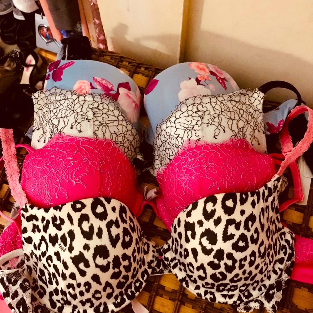 Set of four Victoria’s Secret bras size 34A